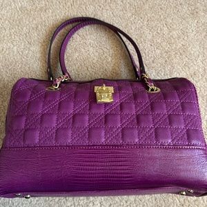 LIKE NEW ANNE KLEIN HANDBAG